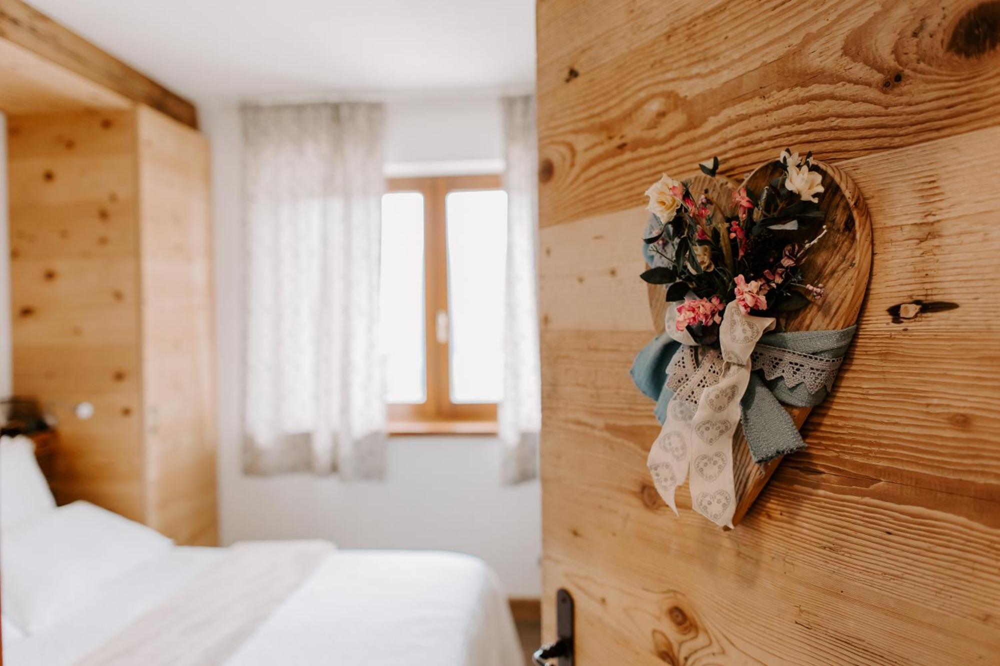 Fra Rose E Mughi Bed & Breakfast Domegge di Cadore Dış mekan fotoğraf