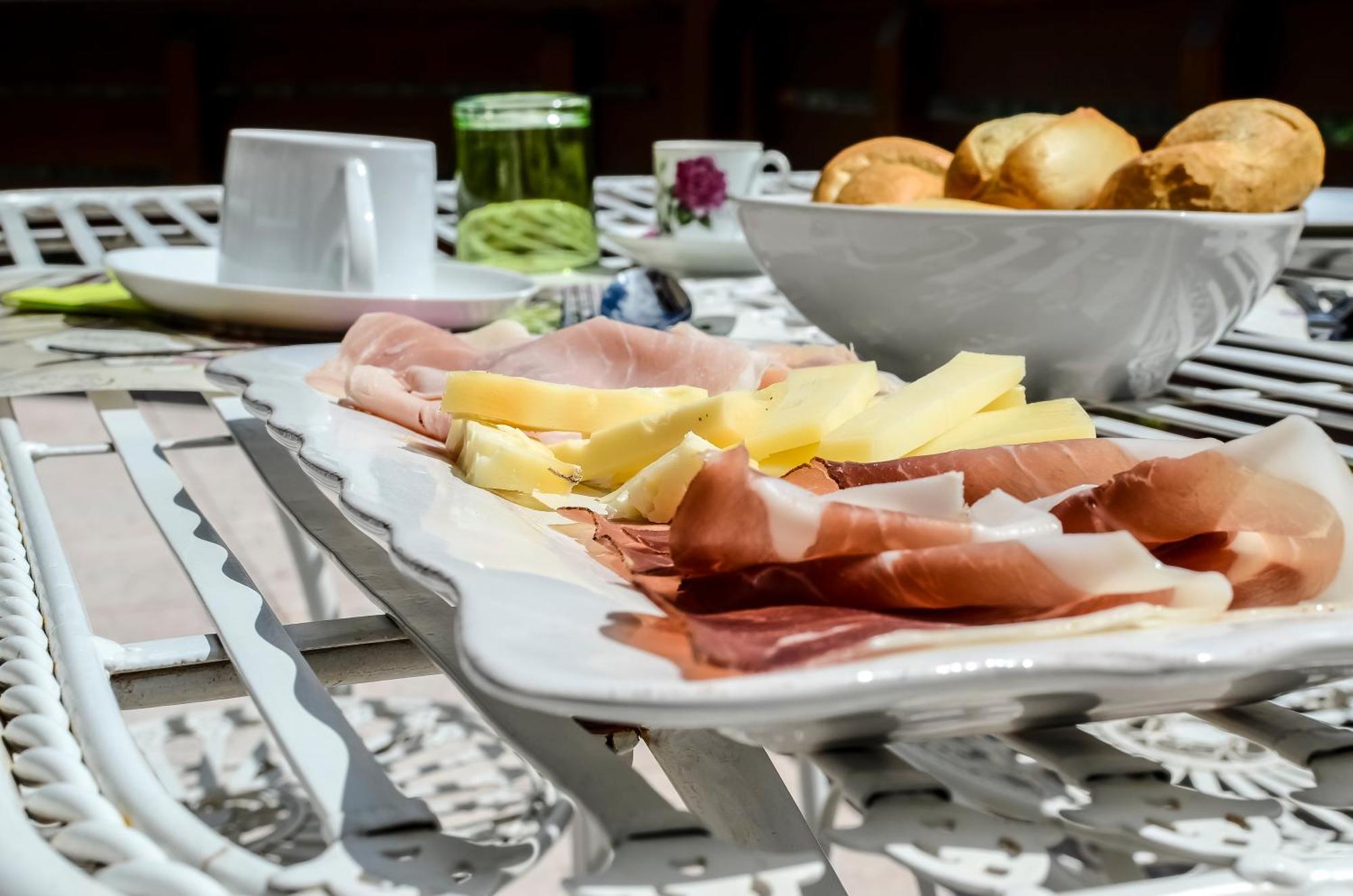 Fra Rose E Mughi Bed & Breakfast Domegge di Cadore Dış mekan fotoğraf