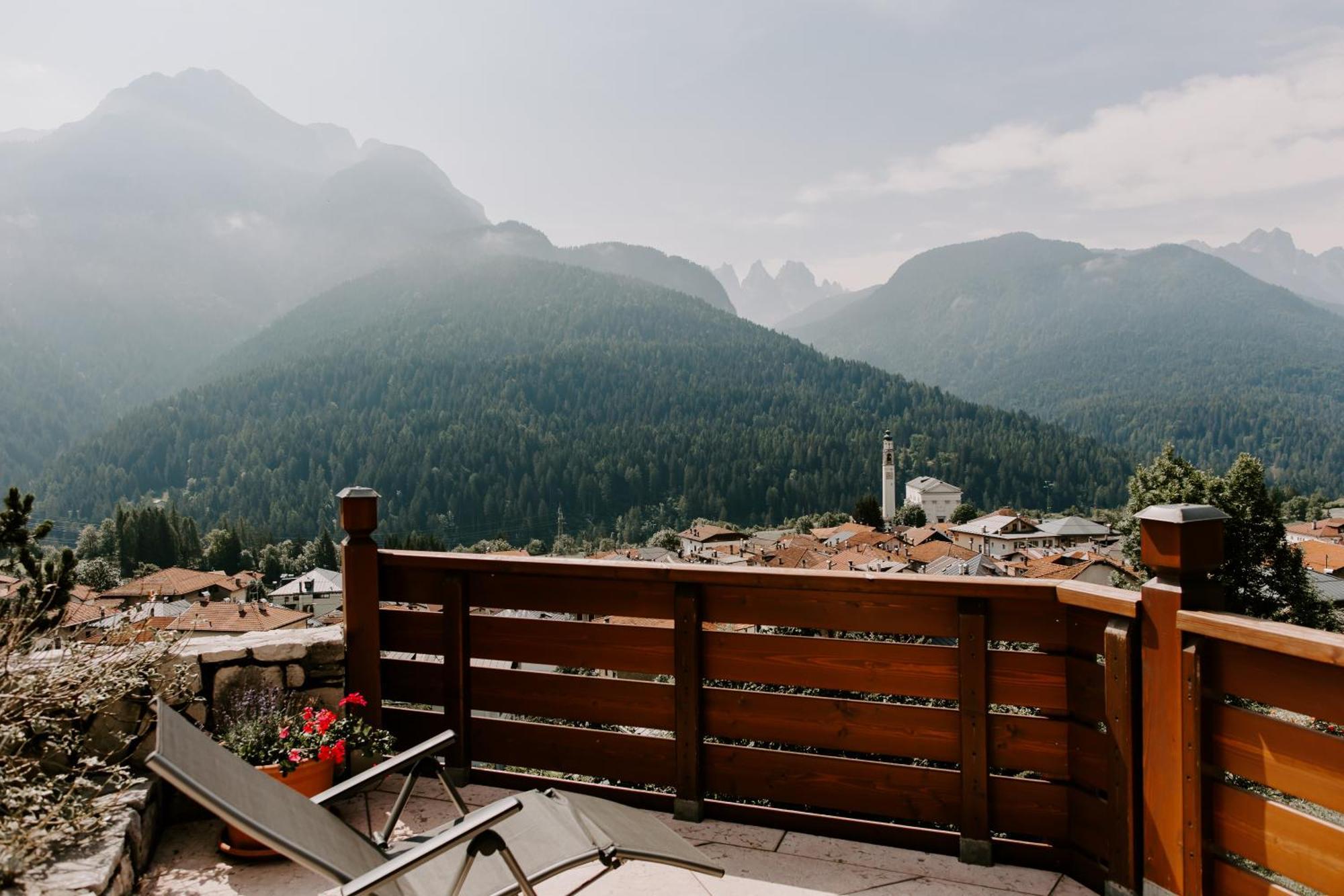 Fra Rose E Mughi Bed & Breakfast Domegge di Cadore Dış mekan fotoğraf