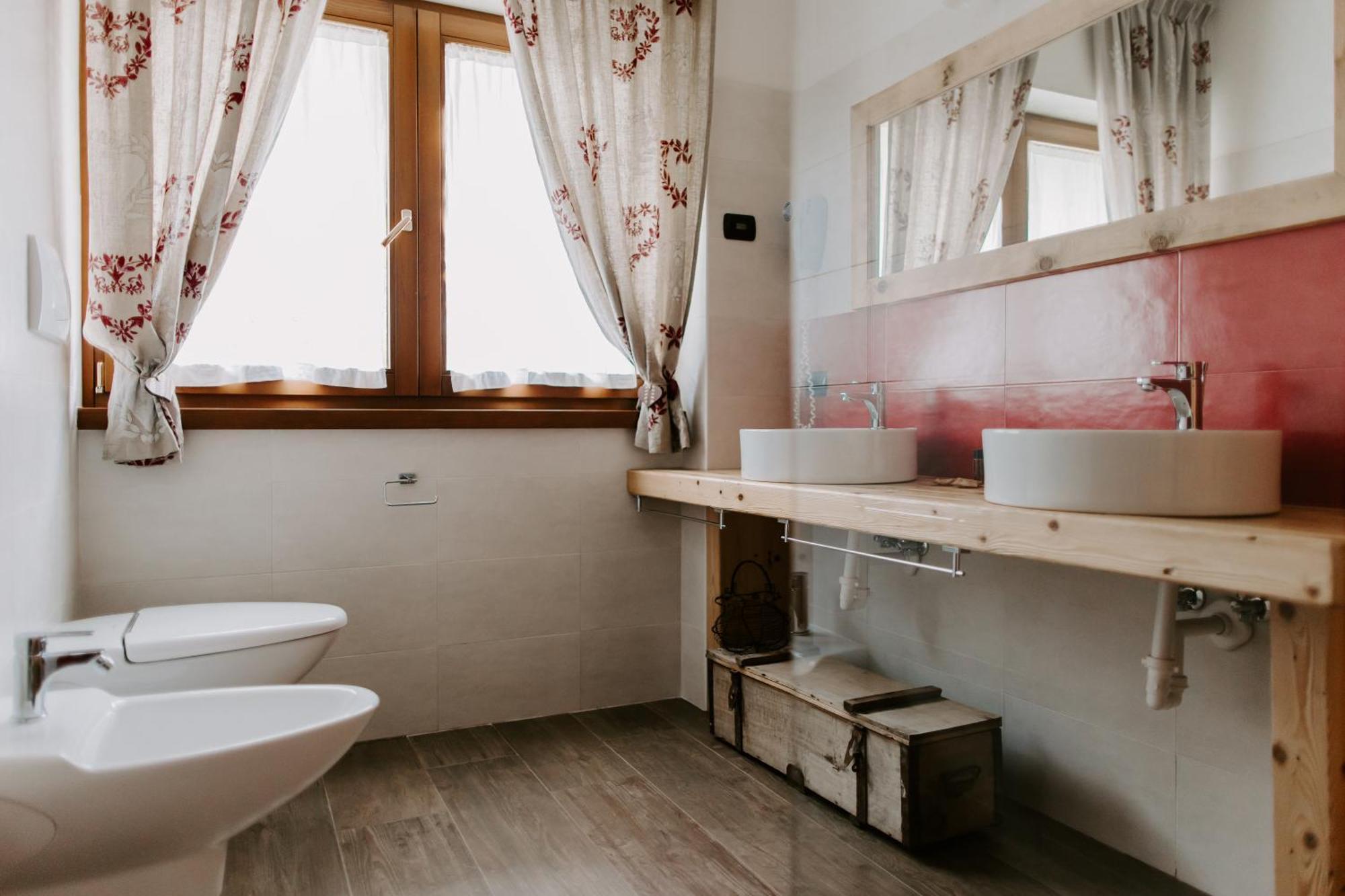 Fra Rose E Mughi Bed & Breakfast Domegge di Cadore Dış mekan fotoğraf